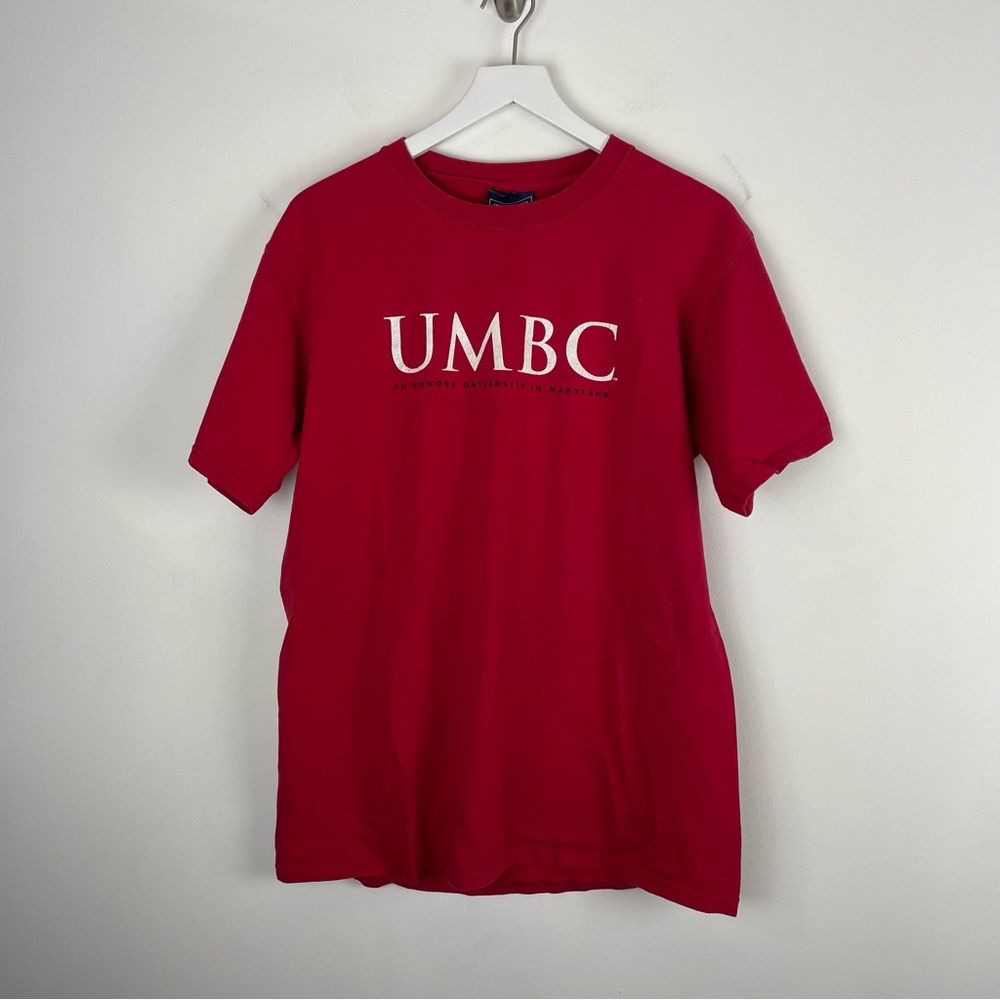 Vintage University Of Maryland Baltimore County UMBC Men's Red T-Shirt Size M